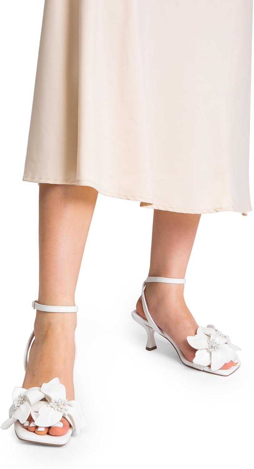 imageDREAM PAIRS Womens Flower Wedding Heels Cute Square Toe Slingback Low Kitten Heels Sandals with Ankle StrapWhitepu