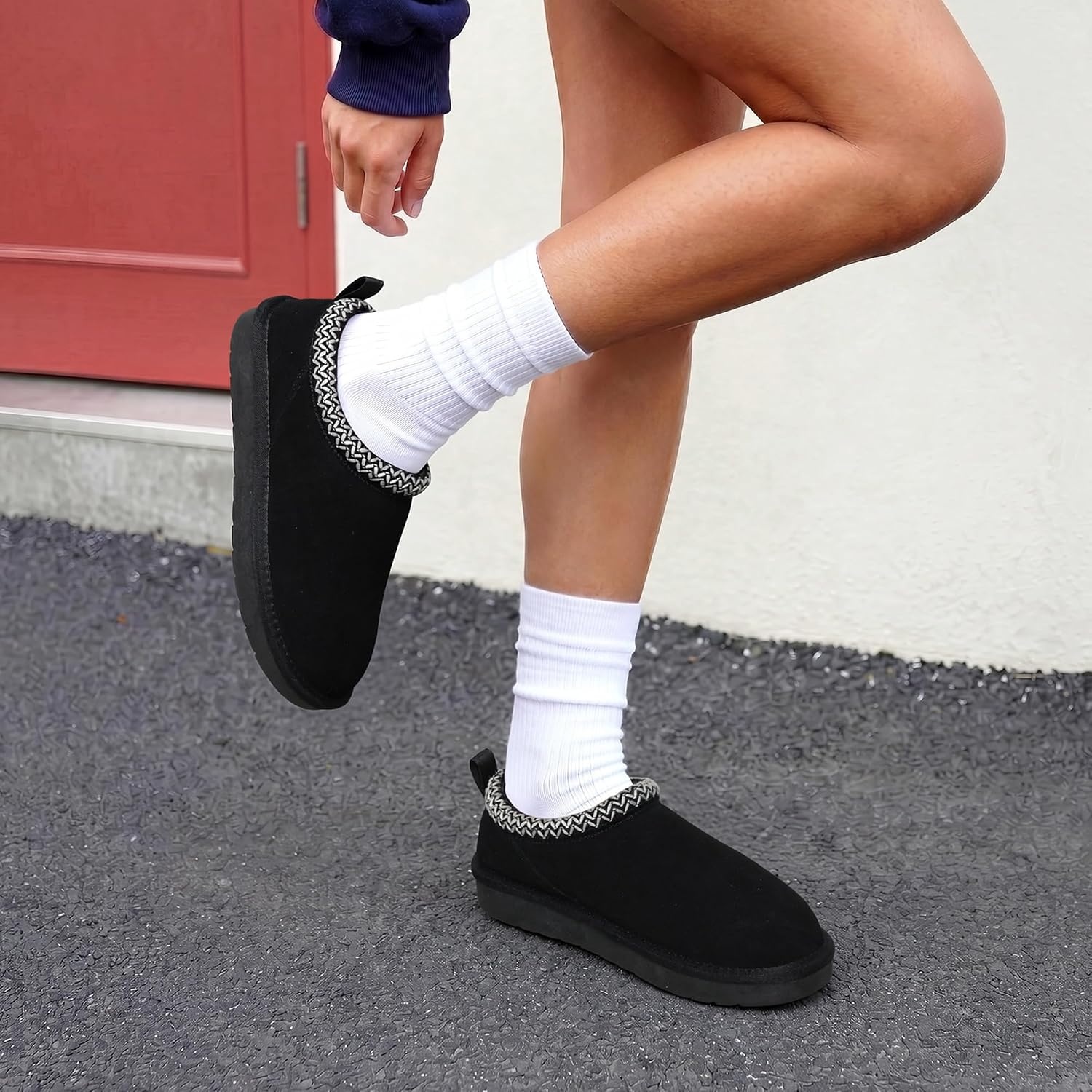 image:imageDREAM PAIRS Womens Genuine Suede Fuzzy Slippers Indoor Outdoor Fluffy Home Comfy Winter Slip On Cute Warm Memory Foam Furry Shoes FuzzyEasyBlack